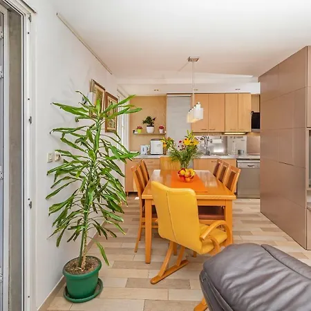 Apartment My Happy Place *